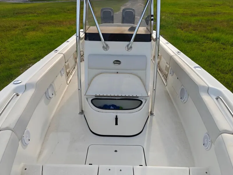 Slide: The Image of Triton 2486 CC 2005 - 13