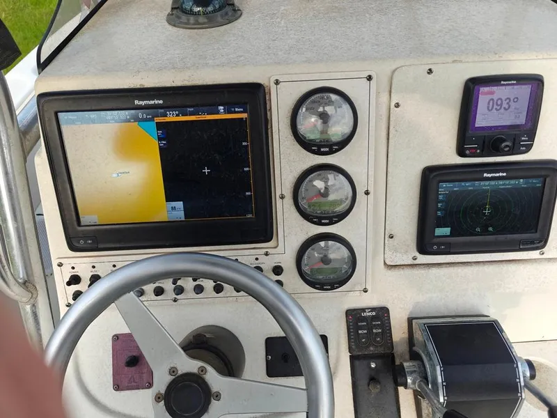 Slide: The Image of Triton 2486 CC 2005 - 18