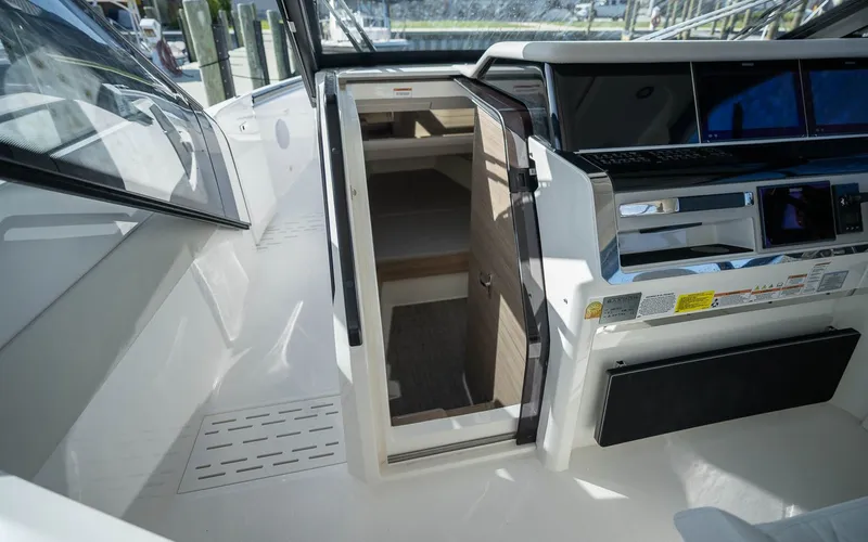 Slide: The Image of Saxdor 400 GTO 2026 - 26