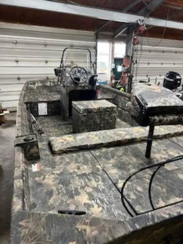 Slide: The Image of Lowe Roughneck RX1870 Pathfinder 2025 - 4