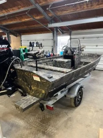 Slide: The Image of Lowe Roughneck RX1870 Pathfinder 2025 - 5