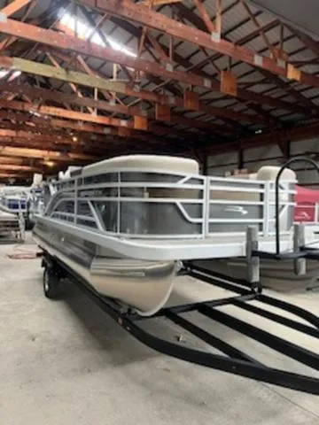 Slide: The Image of Bennington 20SL 2025 - 2