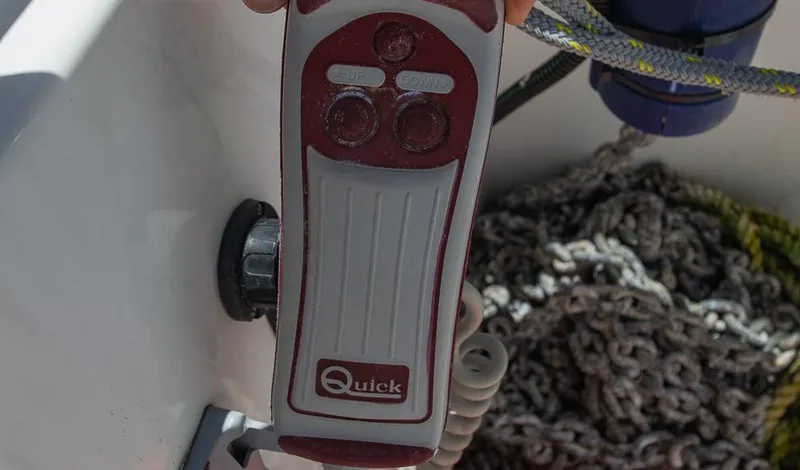 Slide: The Image of Remote control and anchor chain on a 2021 Beneteau Antares 8 boat. - 40