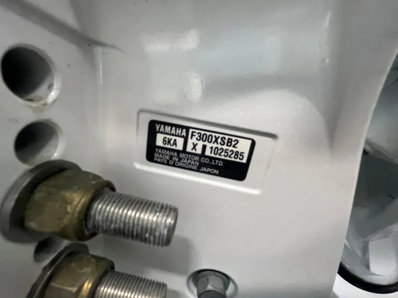 Slide: The Image of Yamaha F300XSB2 engine label on 2025 Bennington 27RSBWAT2 boat. - 22