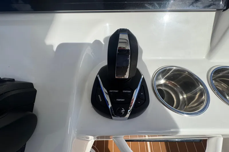 Slide: The Image of Edgewater 280CC 2022 - 13
