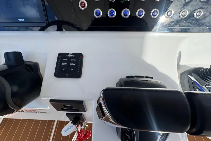 Slide: The Image of Edgewater 280CC 2022 - 12