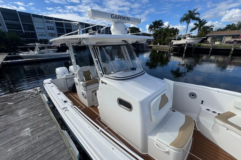 Slide: The Image of Edgewater 280CC 2022 - 32