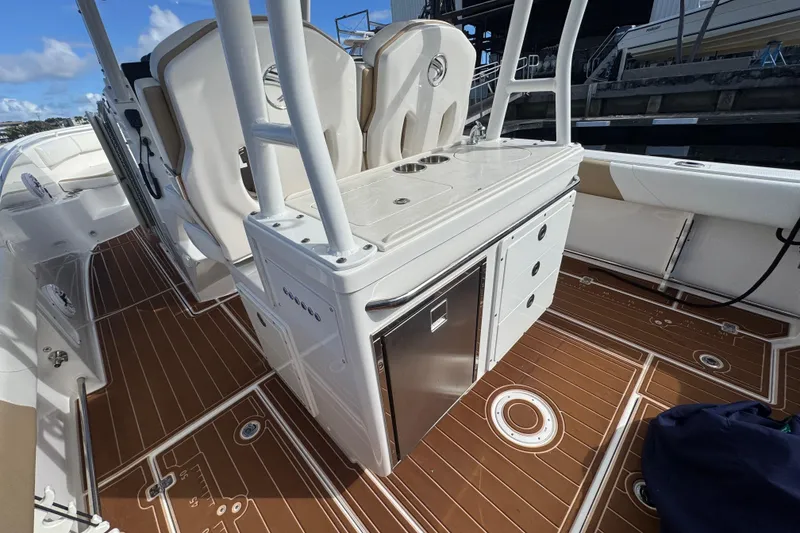 Slide: The Image of Edgewater 280CC 2022 - 22