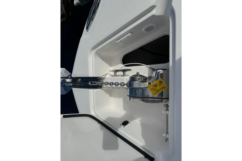 Slide: The Image of Edgewater 280CC 2022 - 28