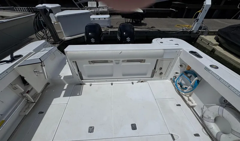 Slide: The Image of Boston Whaler 305 Conquest 2004 - 10