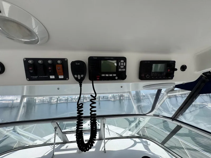 Slide: The Image of Boston Whaler 305 Conquest 2004 - 14