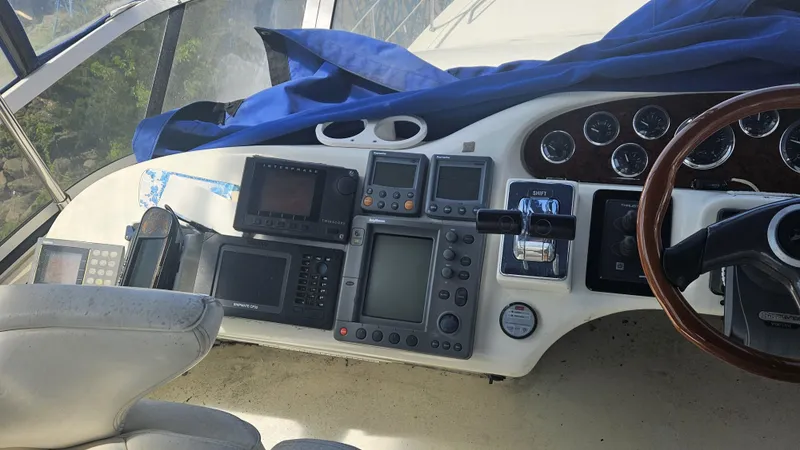 Slide: The Image of Sea Ray 400 Sedan Bridge 2000 - 10