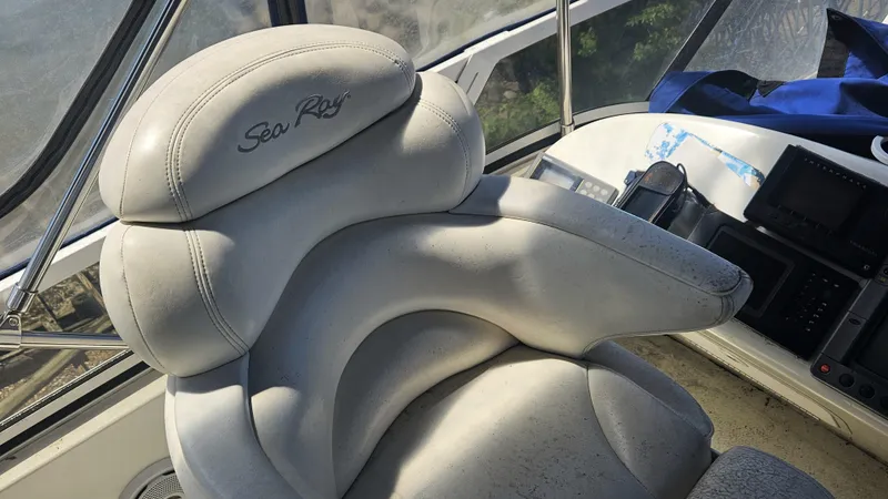 Slide: The Image of Sea Ray 400 Sedan Bridge 2000 - 14