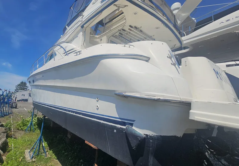 Slide: The Image of Sea Ray 400 Sedan Bridge 2000 - 2