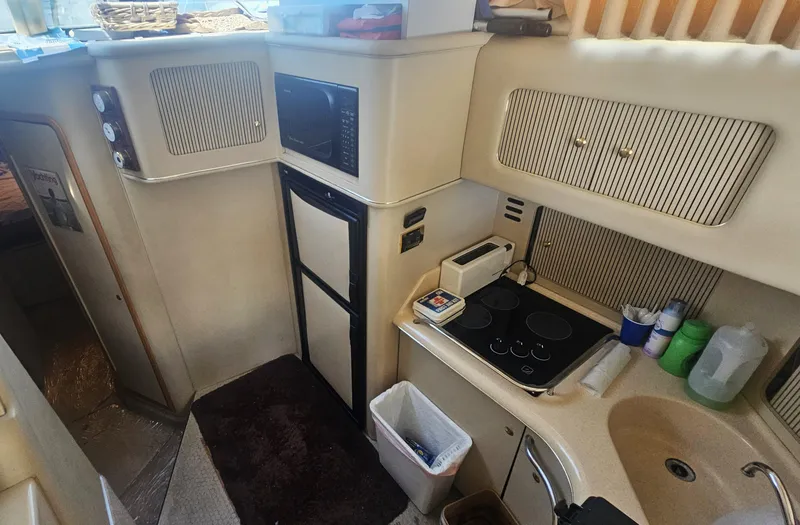 Slide: The Image of Sea Ray 400 Sedan Bridge 2000 - 20