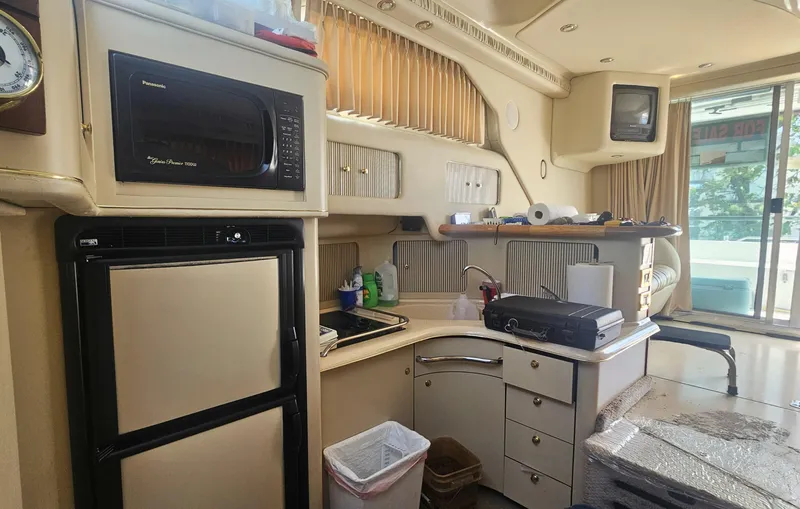 Slide: The Image of Sea Ray 400 Sedan Bridge 2000 - 21