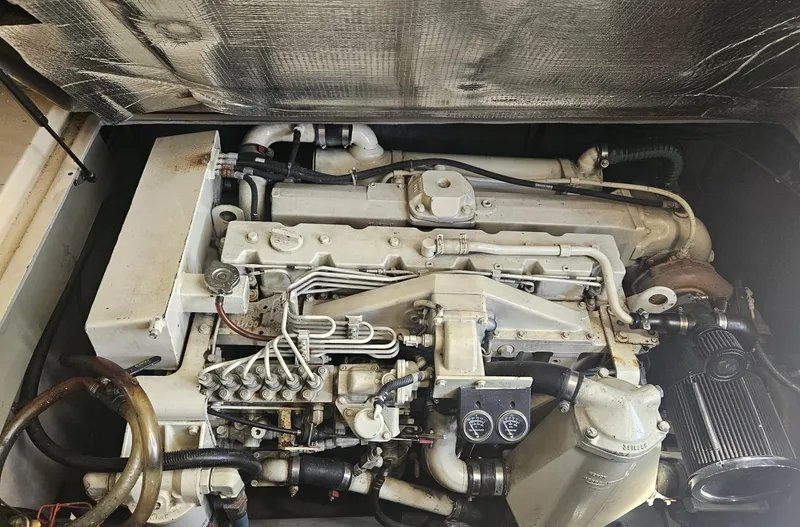 Slide: The Image of Sea Ray 400 Sedan Bridge 2000 - 27