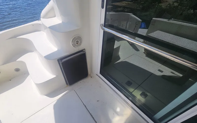 Slide: The Image of Sea Ray 400 Sedan Bridge 2000 - 28