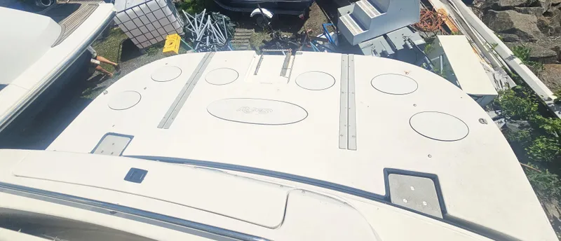 Slide: The Image of Sea Ray 400 Sedan Bridge 2000 - 8