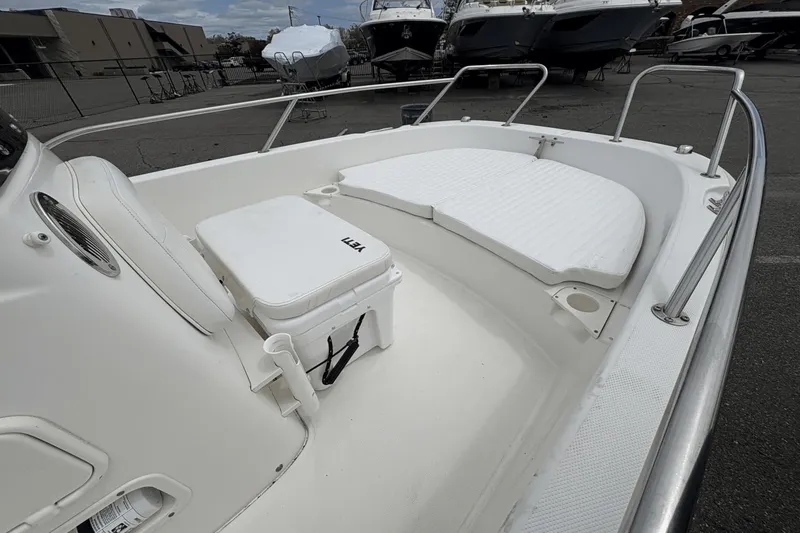 Slide: The Image of Boston Whaler 170 Dauntless 2013 - 2