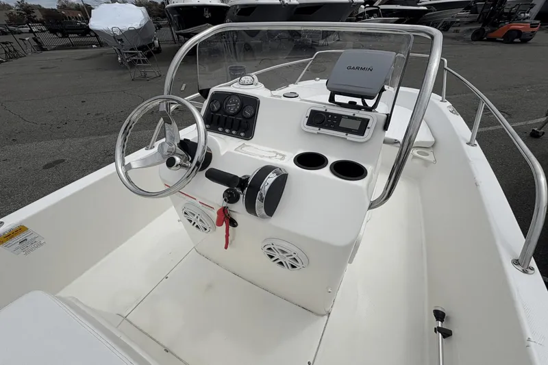 Slide: The Image of Boston Whaler 170 Dauntless 2013 - 4