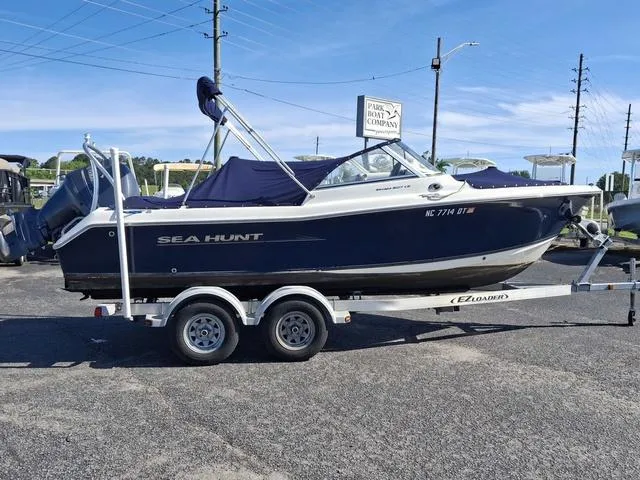 Slide: The Image of Sea Hunt 207Escape LE 2012 - 1