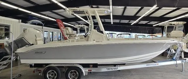 The Image of Boston Whaler 250 Dauntless 2025 - 1