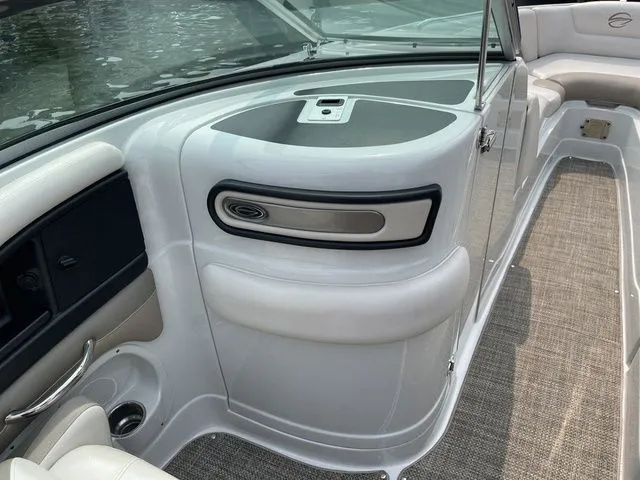 Slide: The Image of Crownline Boats 255 SS 2015 - 17