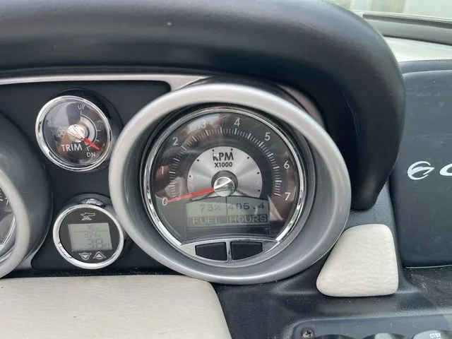 Slide: The Image of Crownline Boats 255 SS 2015 - 20