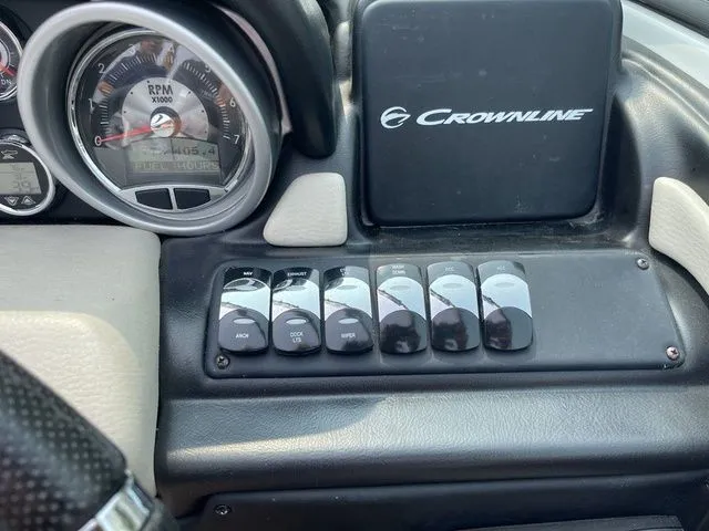 Slide: The Image of Crownline Boats 255 SS 2015 - 23