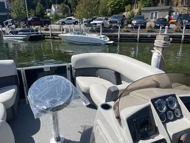 Slide: The Image of Sylvan Mirage 8520 CLZ DH 2025 - 9