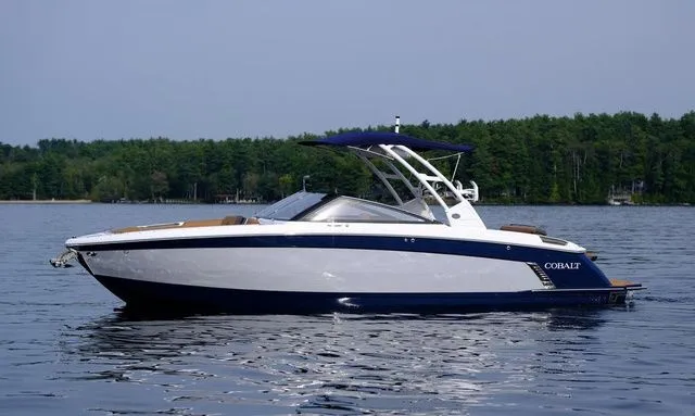 Slide: The Image of Cobalt R8 Surf 2025 - 1