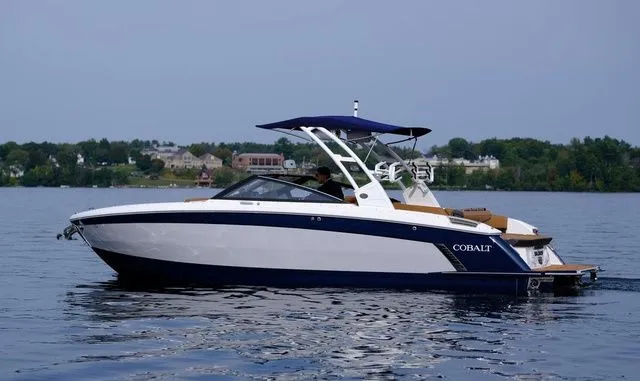 Slide: The Image of Cobalt R8 Surf 2025 - 3