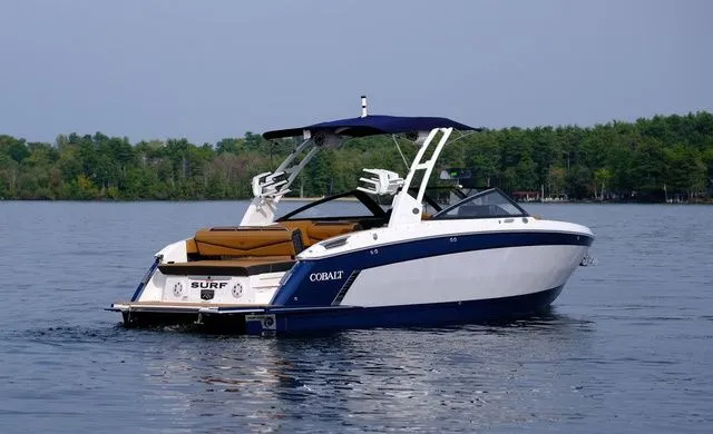 Slide: The Image of Cobalt R8 Surf 2025 - 5