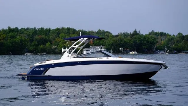 Slide: The Image of Cobalt R8 Surf 2025 - 7