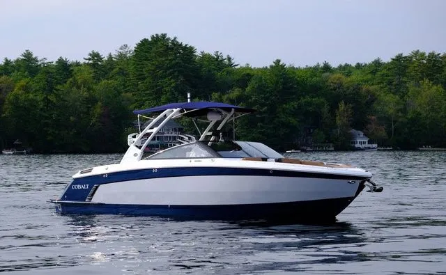 Slide: The Image of Cobalt R8 Surf 2025 - 8