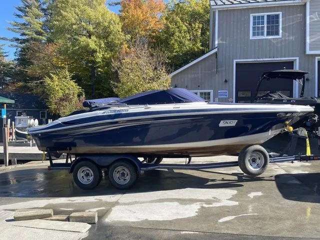 Slide: The Image of Four Winns H220 2011 - 17