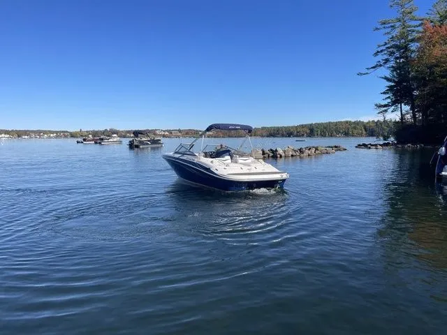 Slide: The Image of Four Winns H220 2011 - 6