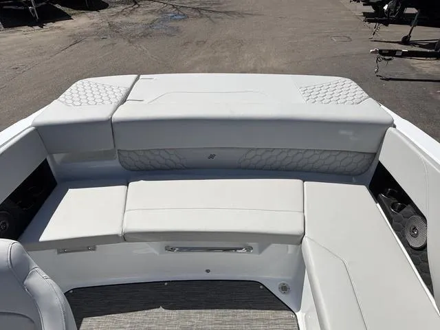 Slide: The Image of Four Winns H1 2025 - 10