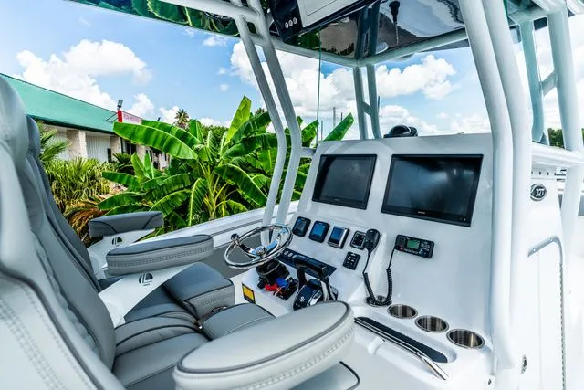 Slide: The Image of Cape Horn Yachts 32 T 2025 - 14