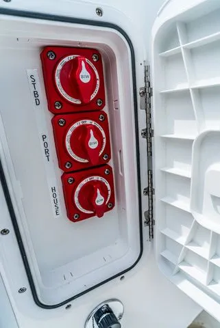 Slide: The Image of Cape Horn Yachts 32 T 2025 - 7