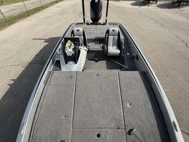 Slide: The Image of Phoenix Bass Boat 20 XE 2024 - 10