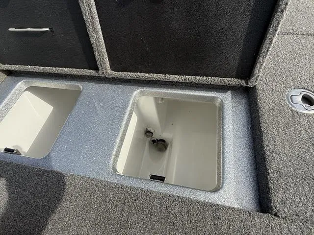 Slide: The Image of Phoenix Bass Boat 20 XE 2024 - 21