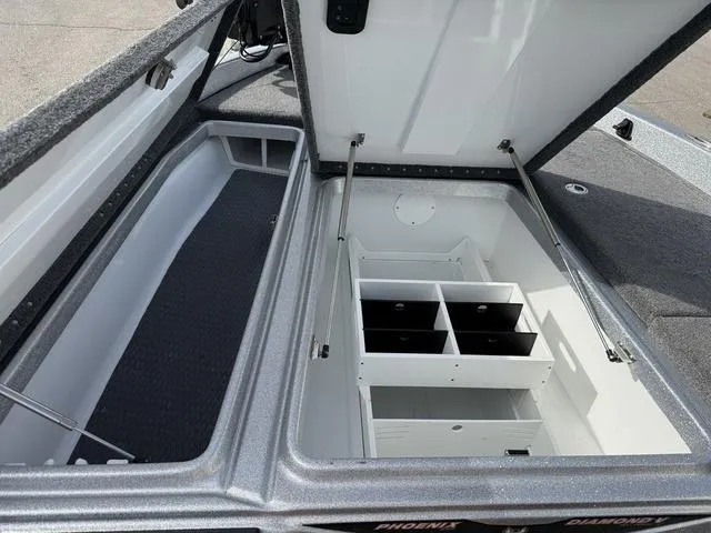 Slide: The Image of Phoenix Bass Boat 20 XE 2024 - 25