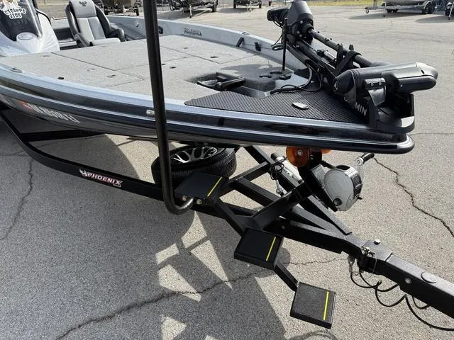 Slide: The Image of Phoenix Bass Boat 20 XE 2024 - 27