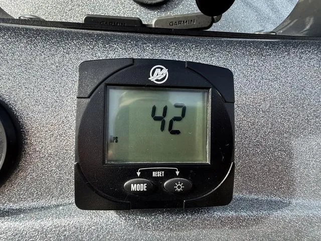 Slide: The Image of Phoenix Bass Boat 20 XE 2024 - 29