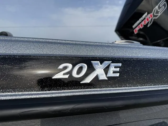 Slide: The Image of Phoenix Bass Boat 20 XE 2024 - 3