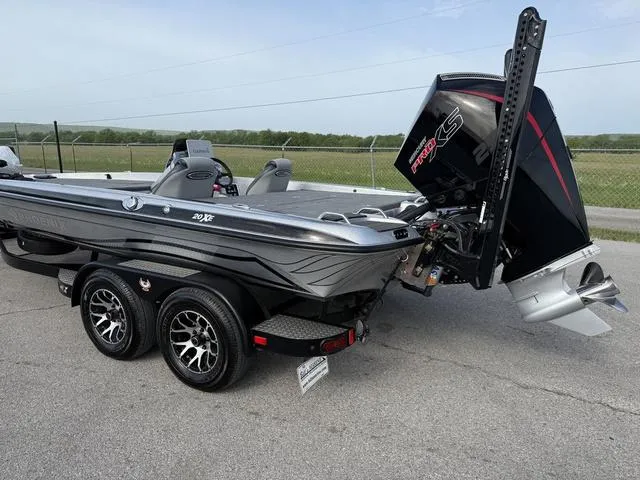 Slide: The Image of Phoenix Bass Boat 20 XE 2024 - 4