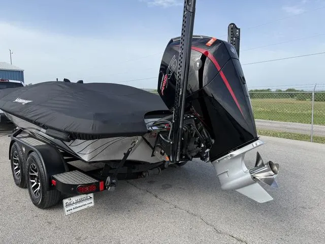 Slide: The Image of Phoenix Bass Boat 20 XE 2024 - 6