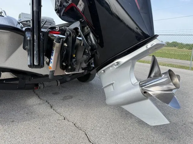 Slide: The Image of Phoenix Bass Boat 20 XE 2024 - 7